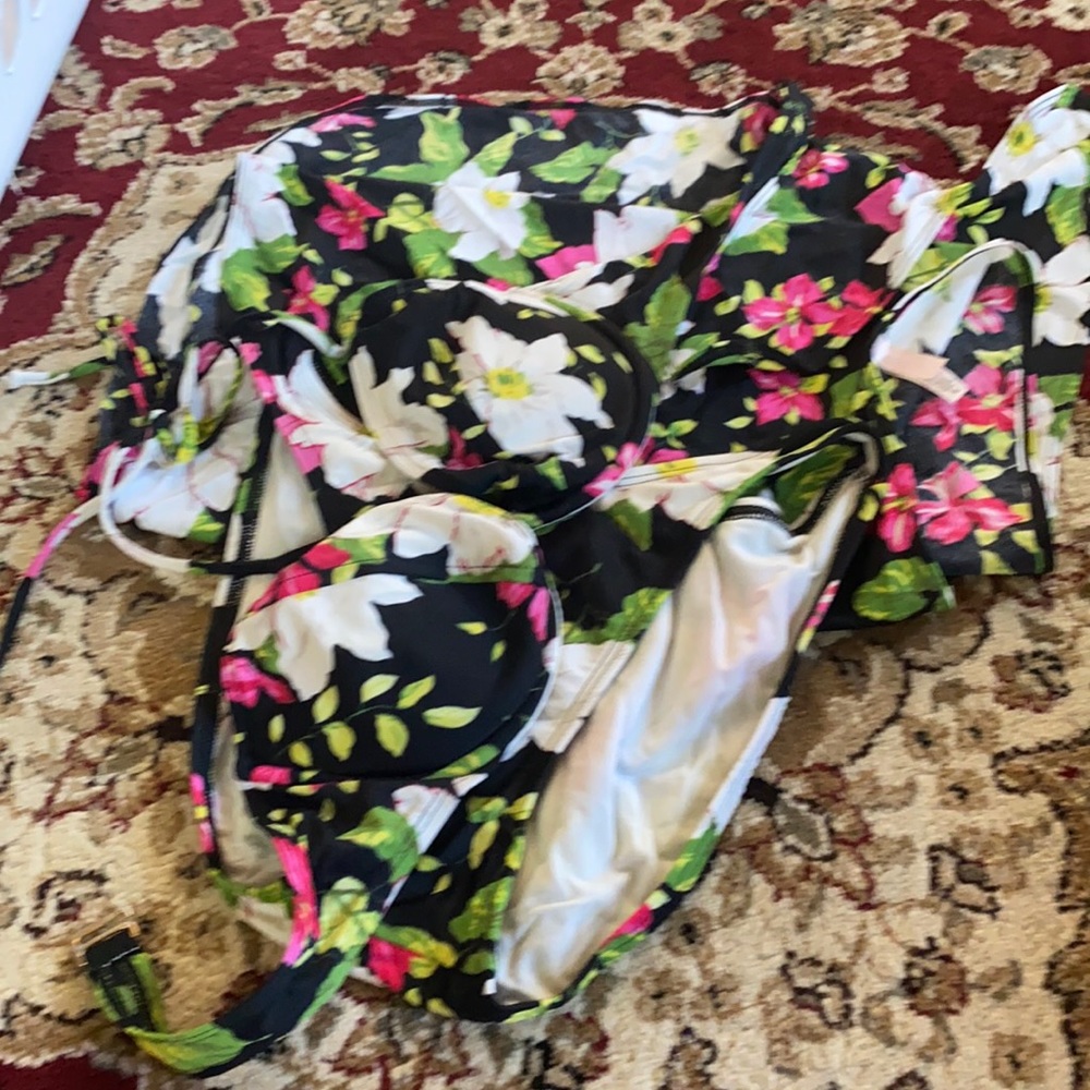 Victoria Secret Bikini & sarong